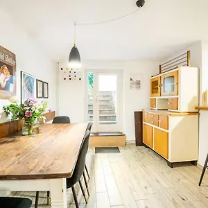 Gemütliche 3-zkb Wc Souterrainwohnung In Bestlage Hamburg